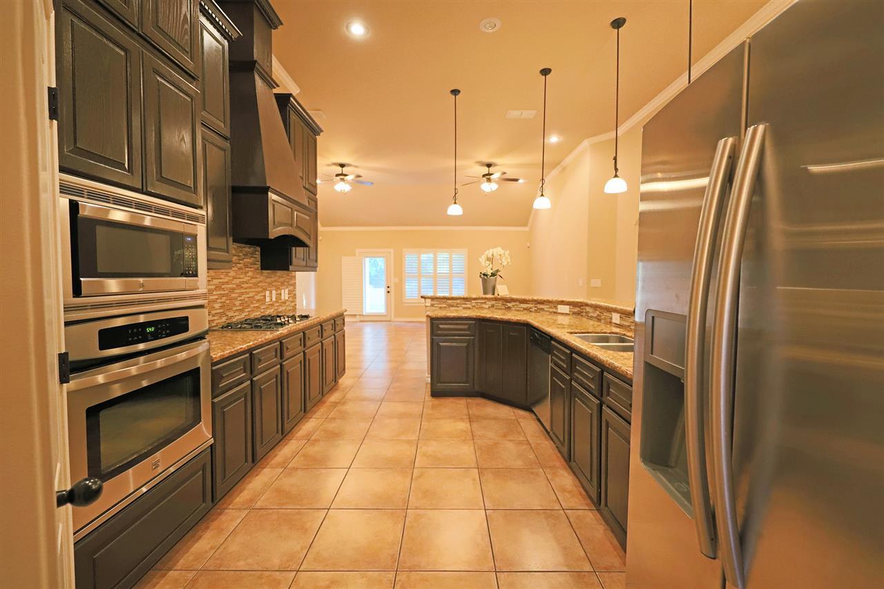 115 Michoacan Loop Laredo, TX 78045 - Photo 7 of 20 Gallery Image 7