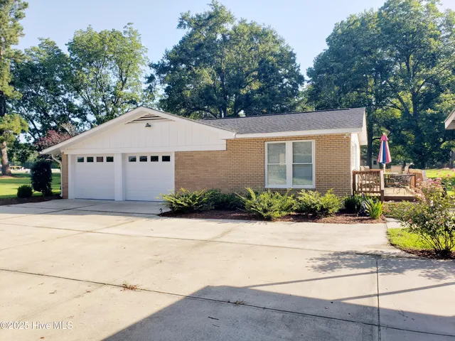 $289,000 | 6447 James B White Highway South, Whiteville, NC 28472