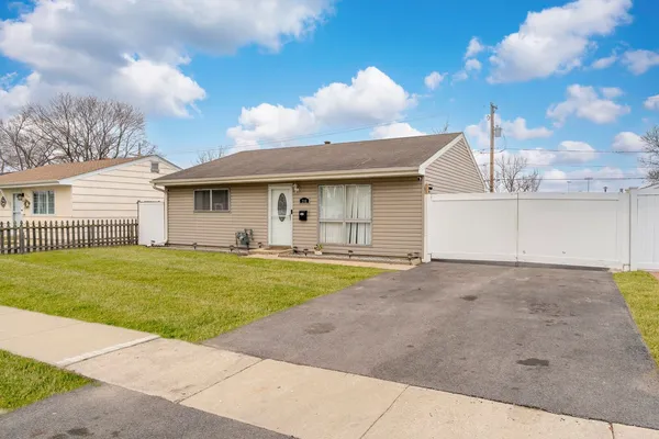 $345,000 | 216 West Jeffery Avenue, Wheeling, IL 60090