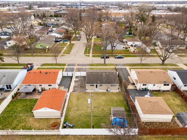 $345,000 | 216 West Jeffery Avenue, Wheeling, IL 60090
