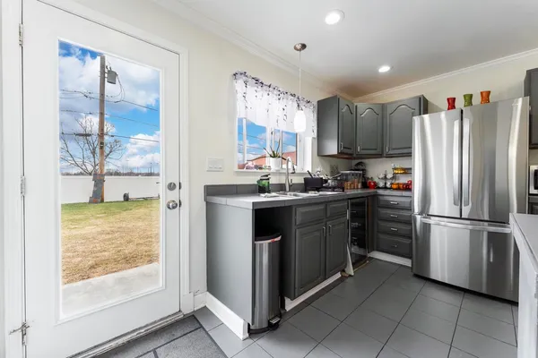 $345,000 | 216 West Jeffery Avenue, Wheeling, IL 60090