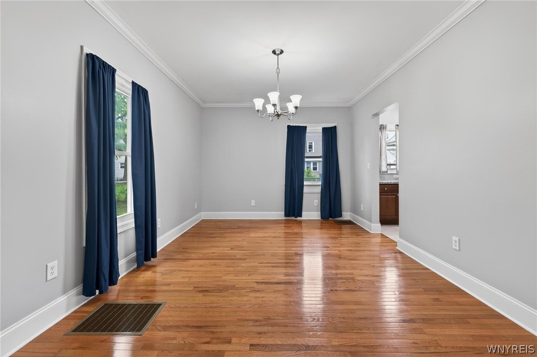 186 Riverside Avenue Buffalo, NY 14207 - Photo 10 of 36