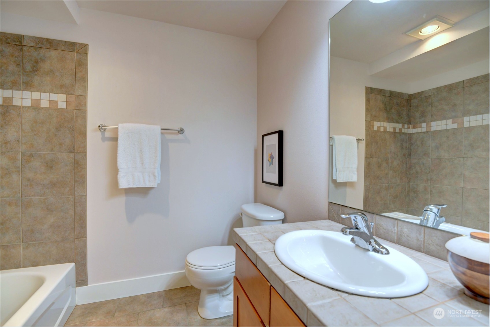 2108 West Ruffner Street Seattle, WA 98199 - Photo 11 of 20 Gallery Image 11