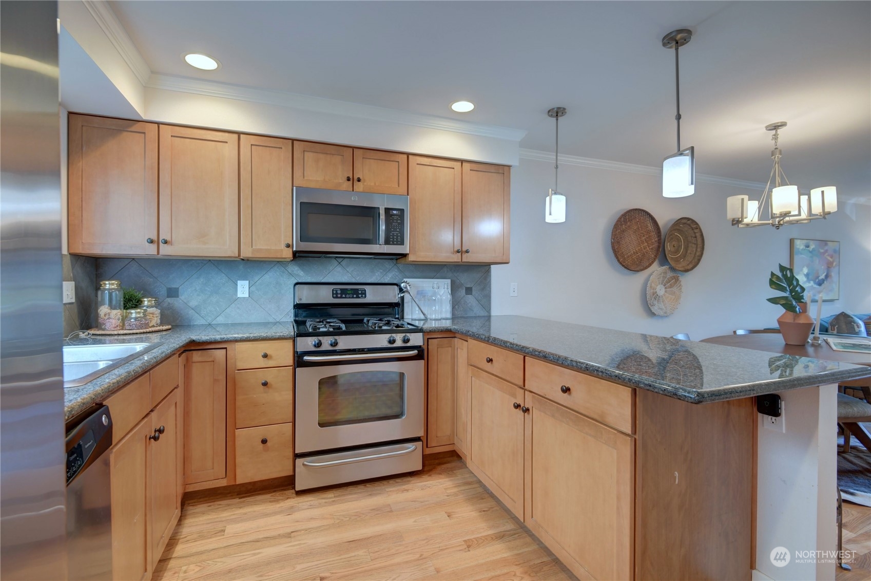 2108 West Ruffner Street Seattle, WA 98199 - Photo 14 of 20 Gallery Image 14