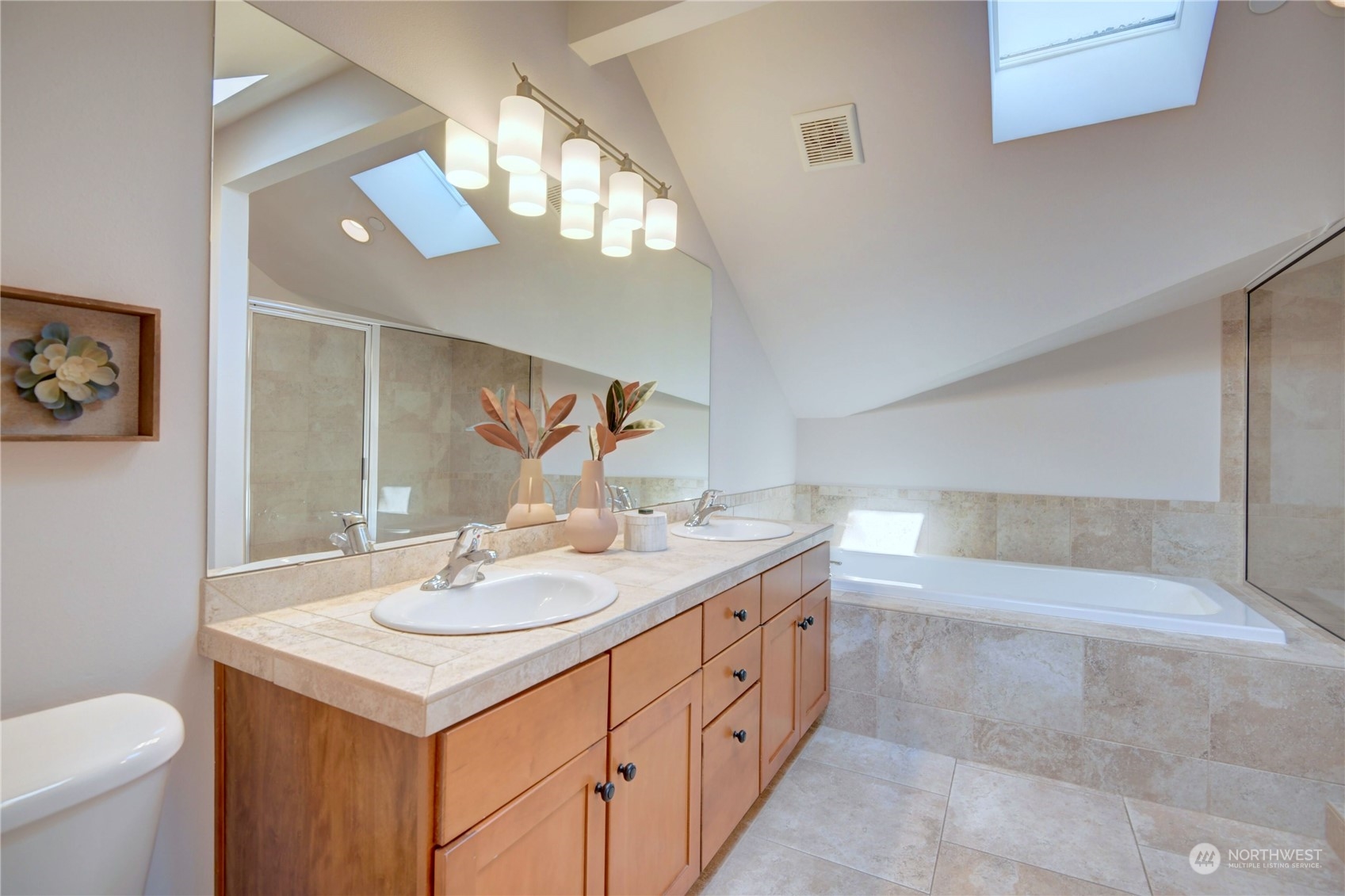 2108 West Ruffner Street Seattle, WA 98199 - Photo 18 of 20 Gallery Image 18
