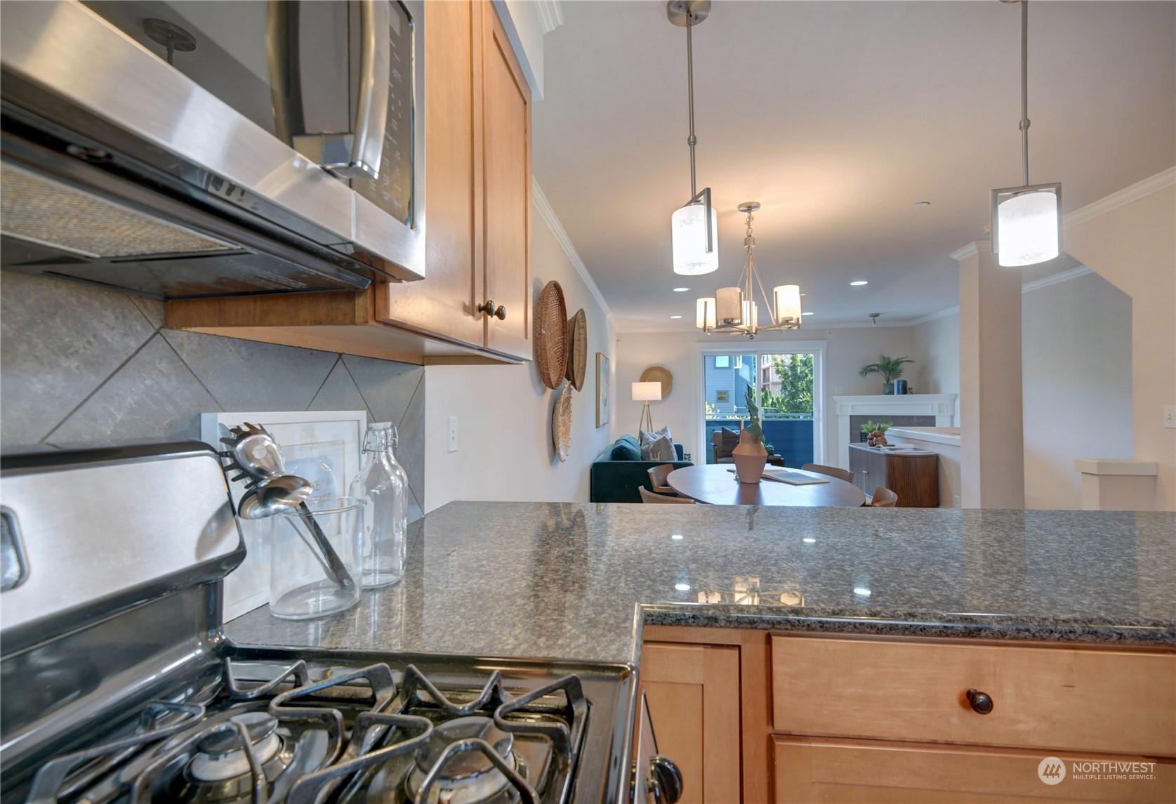 2108 West Ruffner Street Seattle, WA 98199 - Photo 4 of 20 Gallery Image 4