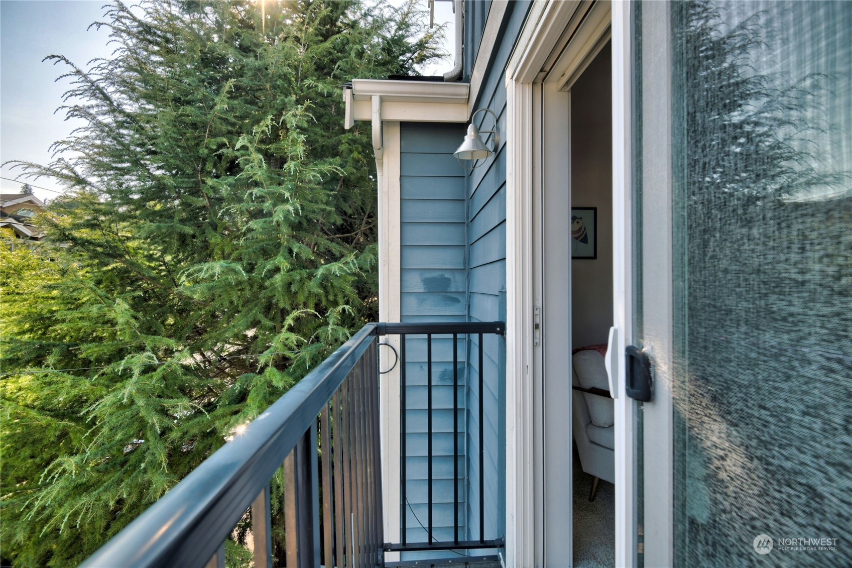 2108 West Ruffner Street Seattle, WA 98199 - Photo 9 of 20 Gallery Image 9