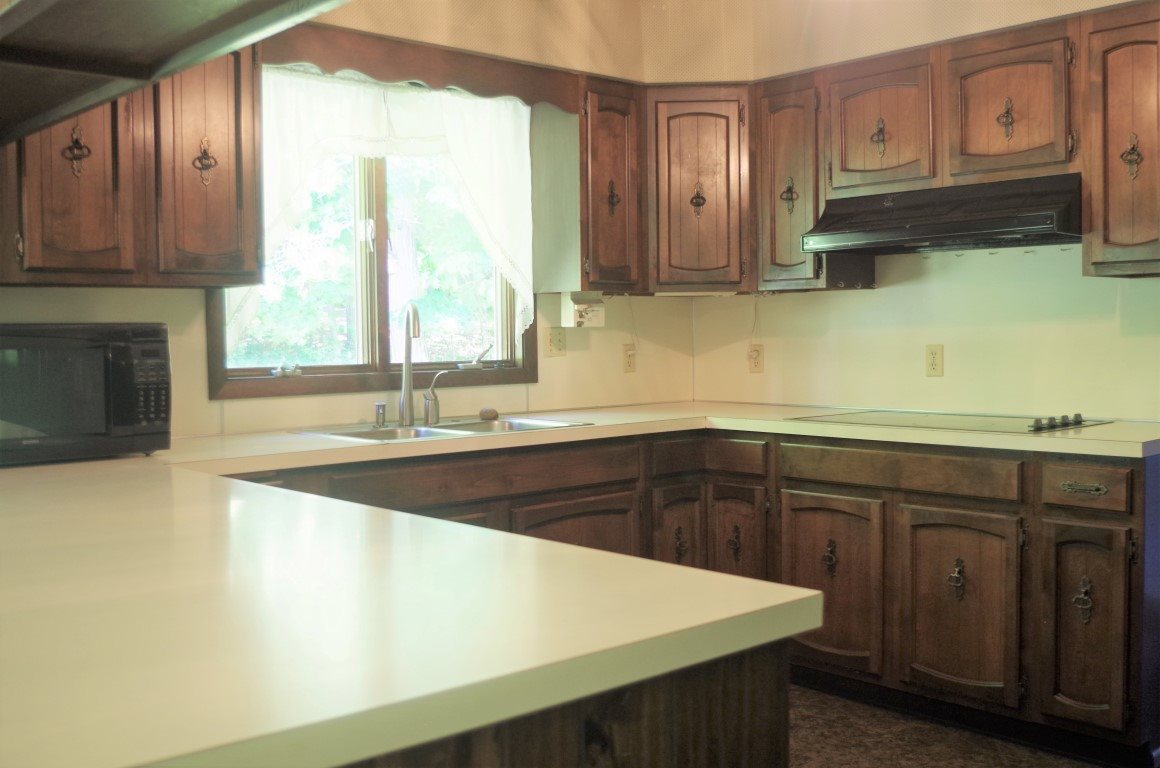 3946 Rushton Road Central Lake, MI 49622 - Photo 6 of 30 1865343-5.JPG