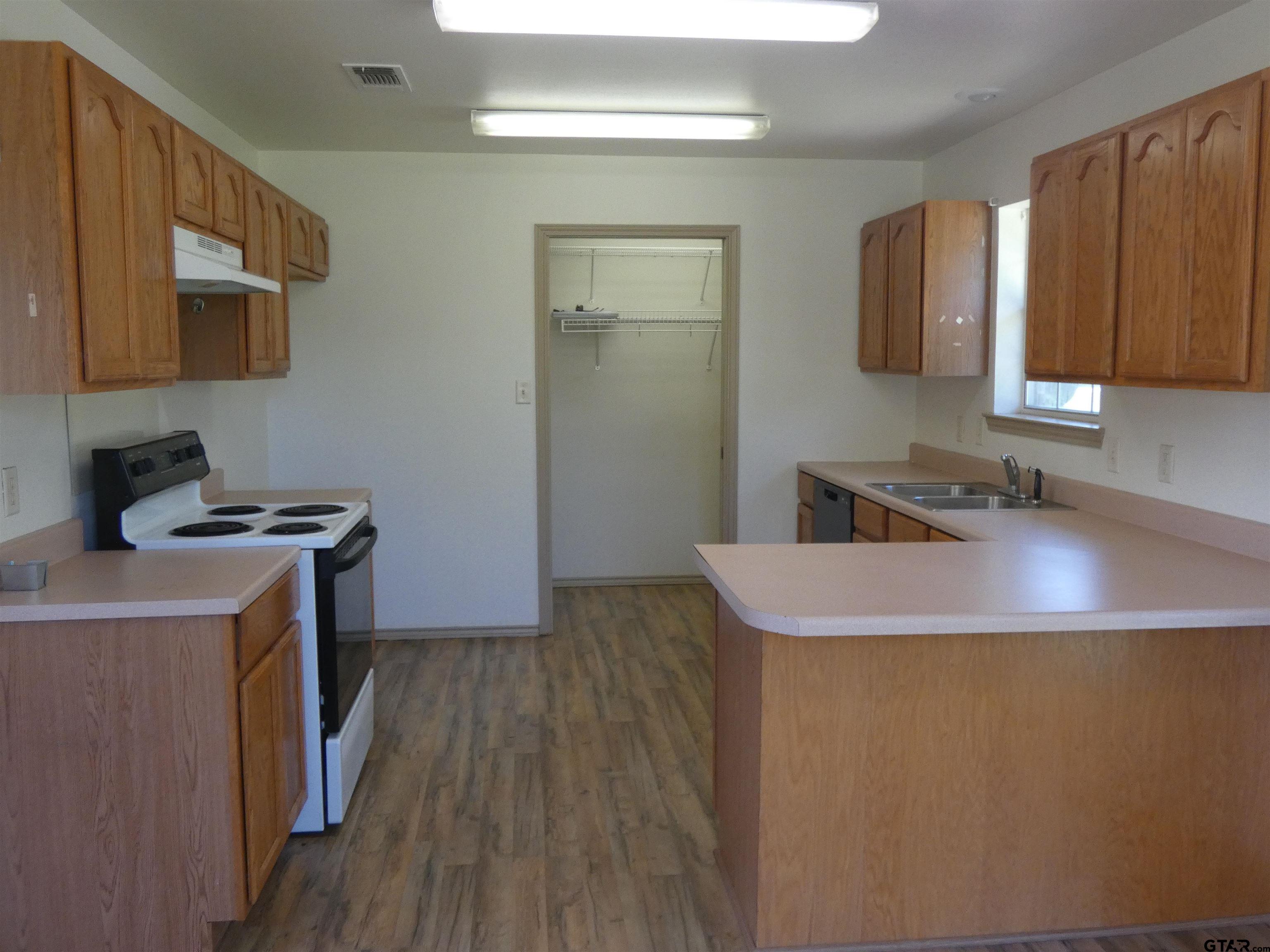 203 Lide Street Talco, TX 75487 - Photo 7 of 19