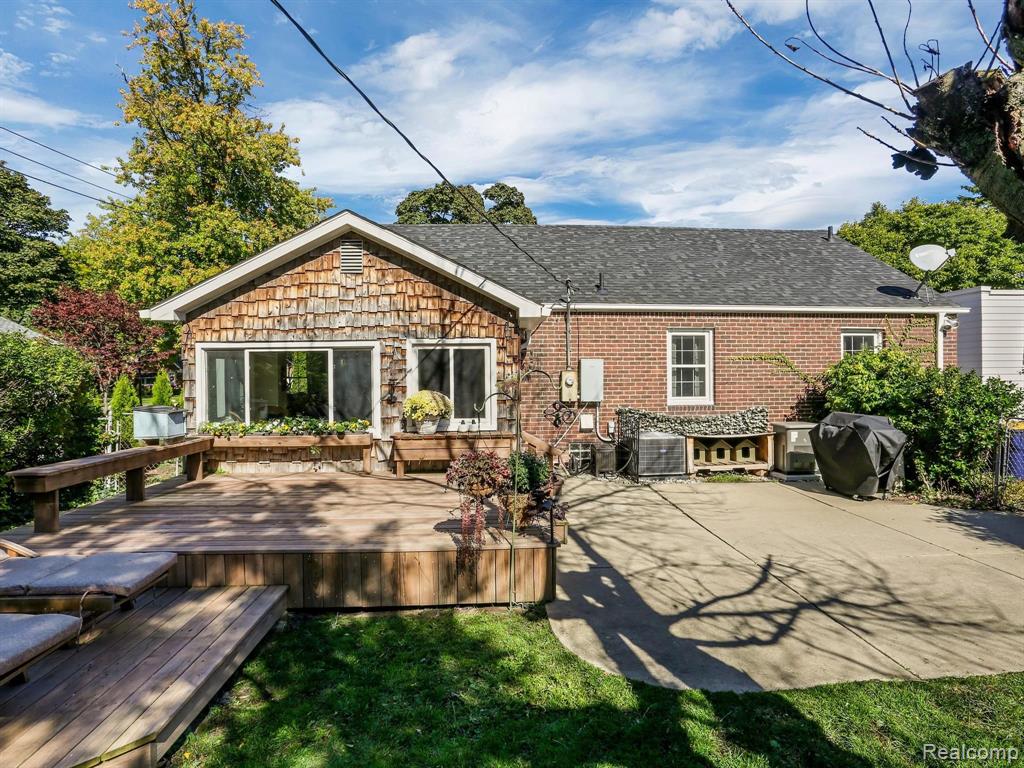 53 Vernier Road Grosse Pointe Shores, MI 48236 - Photo 23 of 25