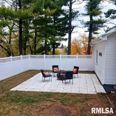 $215,000 | 646 Us Highway, Monmouth, IL 61462