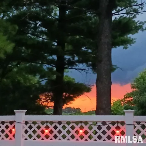 $215,000 | 646 Us Highway, Monmouth, IL 61462