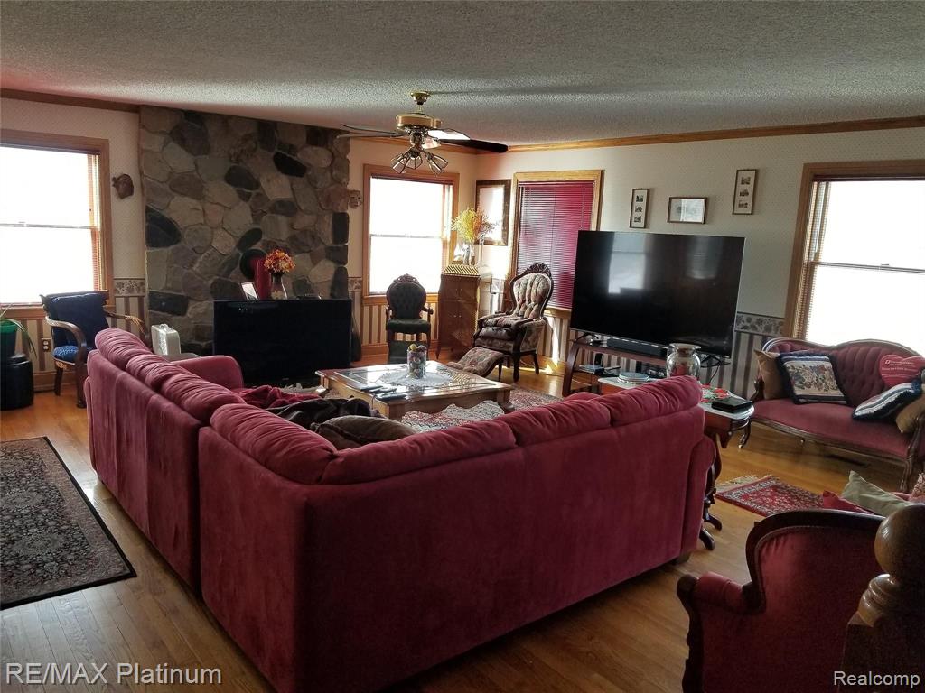 5525 North Fleming Road Fowlerville, MI 48836 - Photo 2 of 15
