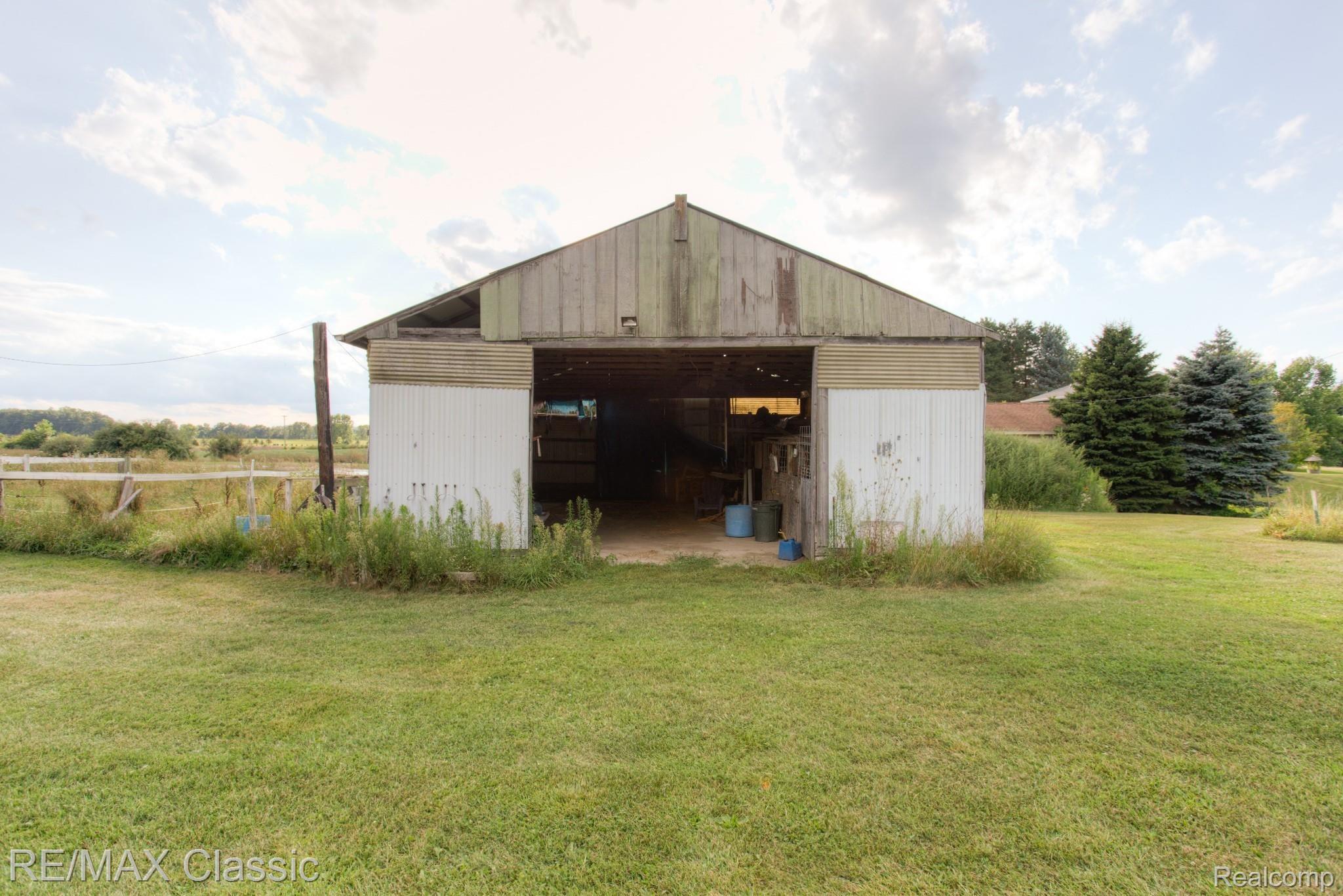 10387 East Lovejoy Road Perry, MI 48872 - Photo 10 of 40 Lovejoy ext-10.jpg