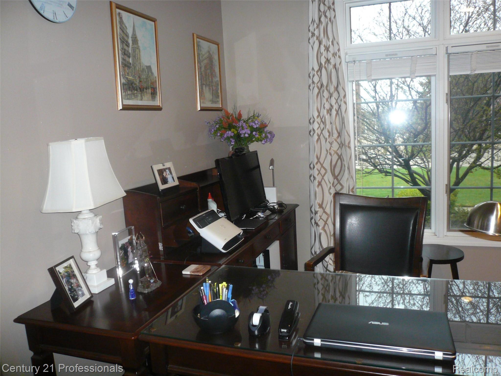 3863 Fawn Drive Rochester, MI 48306 - Photo 25 of 55 P1040222.JPG