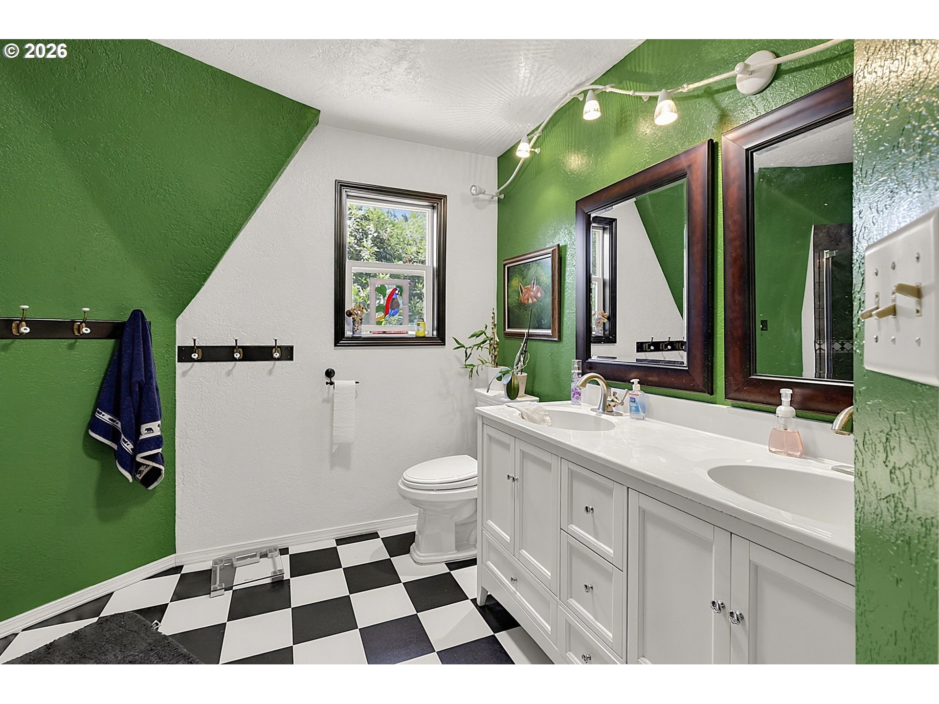 41743 Deerhorn Road Springfield, OR 97478 - Photo 33 of 48 Bathroom