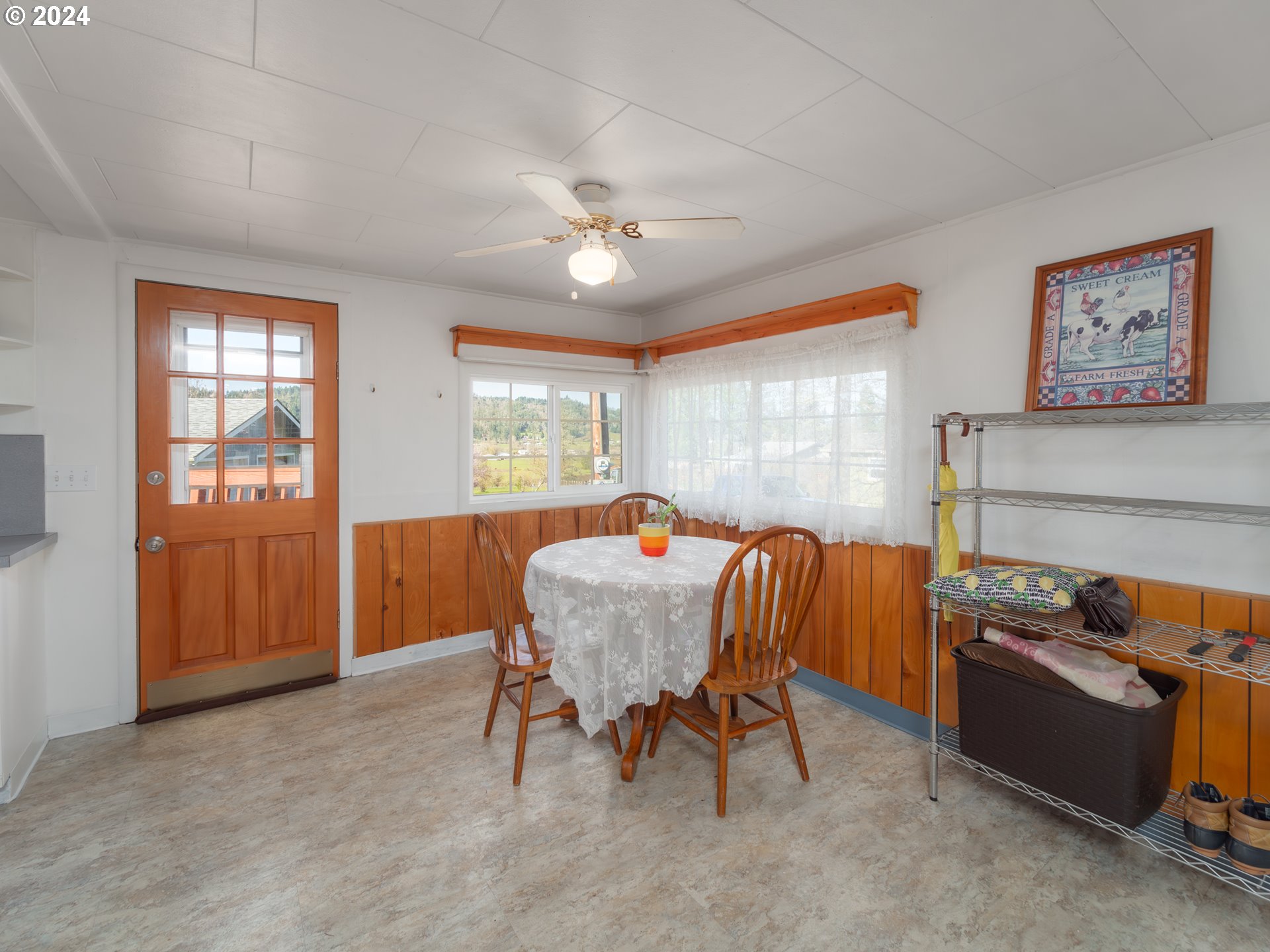 766 Valley View Road Sutherlin, OR 97479 - Photo 8 of 27 a dining room with furniture and window