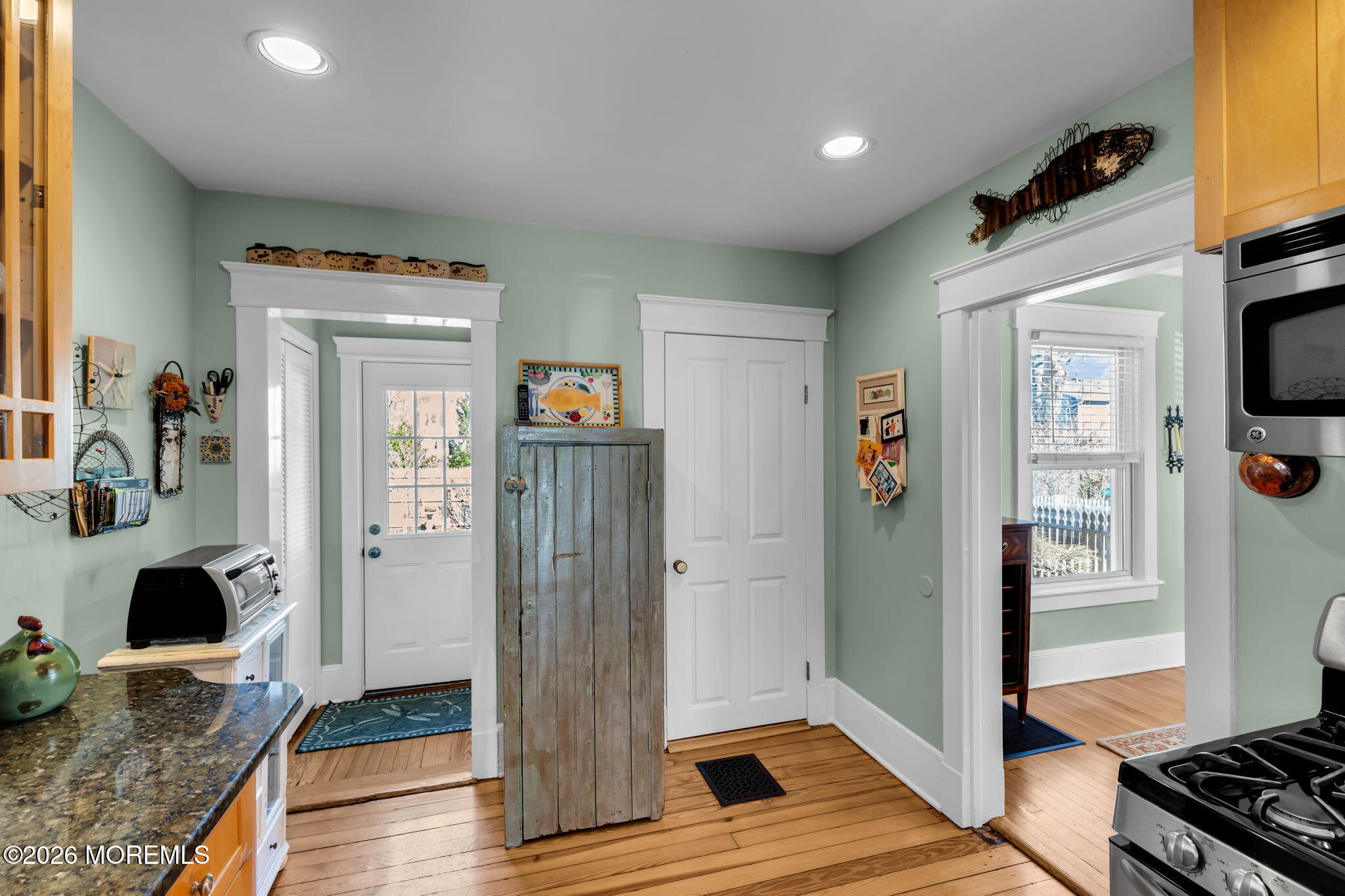 40 Foster Street Middletown, NJ 07701 - Photo 12 of 26 Kitchen