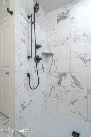 $499,400 | 55 Priddle Lane, Colonie, NY 12110