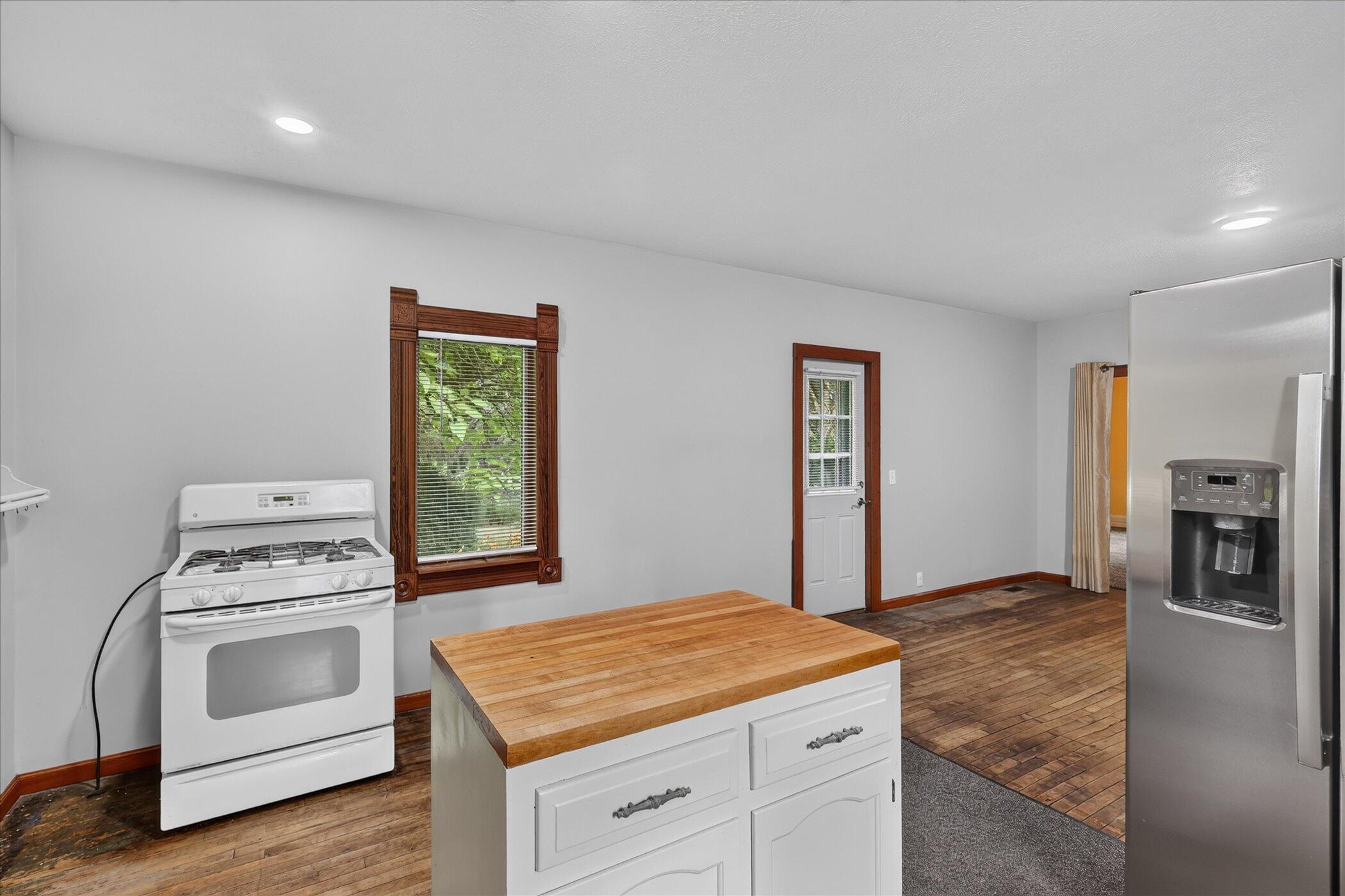 4329 South Brown Road Sheridan, MI 48884 - Photo 10 of 28 12-4329-S-Brown-Rd-WindowStill
