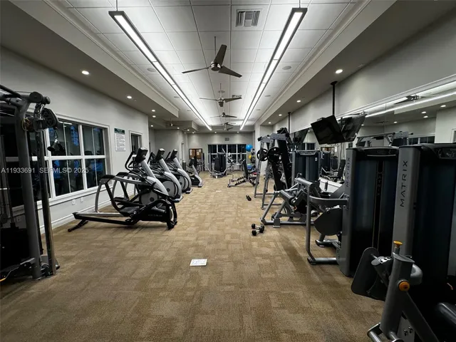 $1,700 | 950 Hillcrest Drive, Unit 411, Hollywood, FL 33021