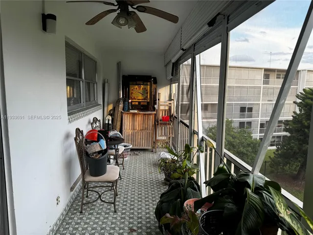 $1,700 | 950 Hillcrest Drive, Unit 411, Hollywood, FL 33021