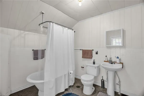 $315,000 | 416 South Fayetteville Street, Liberty, NC 27298