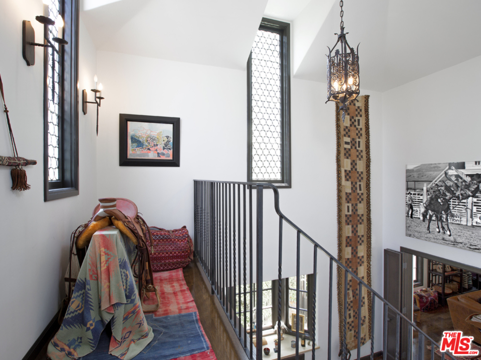 8235 Monteel Road Los Angeles, CA 90069 - Photo 12 of 50 Gallery Image 12