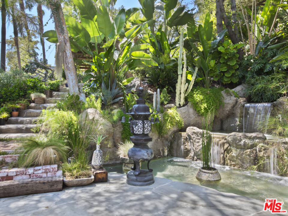 8235 Monteel Road Los Angeles, CA 90069 - Photo 22 of 50 Gallery Image 22