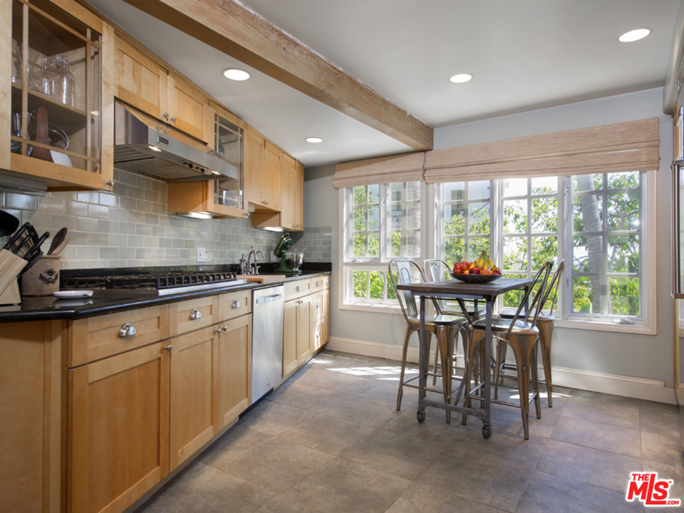 8235 Monteel Road Los Angeles, CA 90069 - Photo 33 of 50 Gallery Image 33