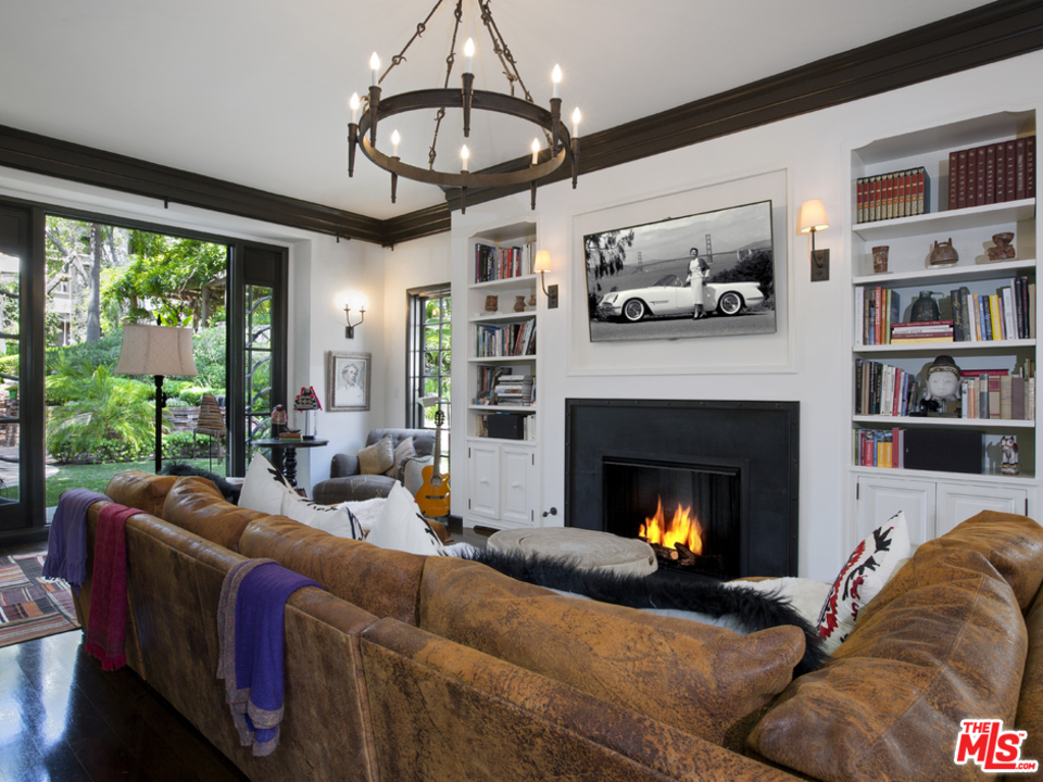 8235 Monteel Road Los Angeles, CA 90069 - Photo 5 of 50 Gallery Image 5