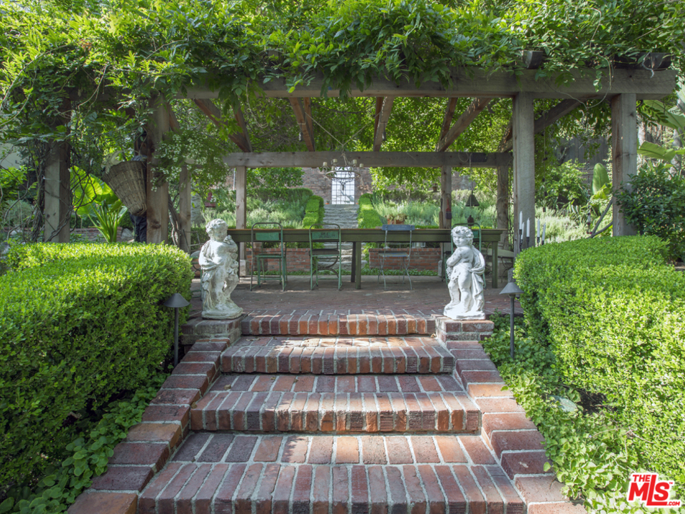 8235 Monteel Road Los Angeles, CA 90069 - Photo 44 of 50 Gallery Image 44
