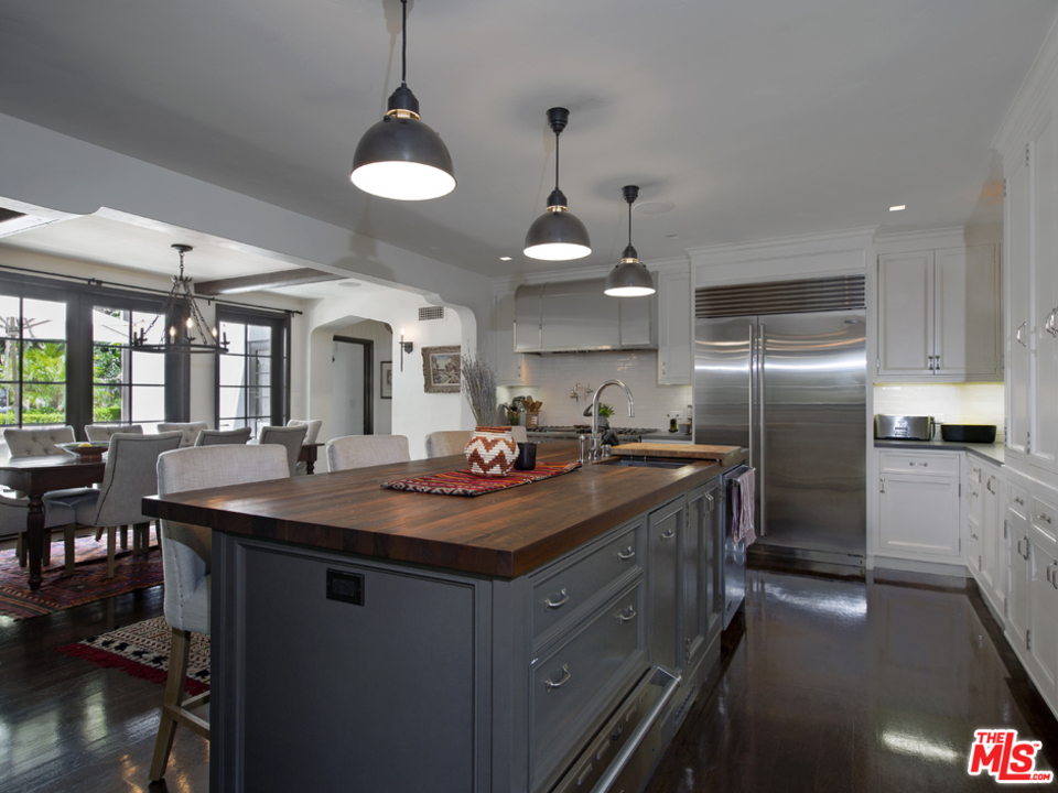 8235 Monteel Road Los Angeles, CA 90069 - Photo 8 of 50 Gallery Image 8