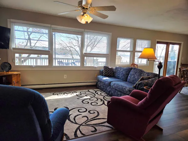 $475,000 | W5605 Island Drive, Pardeeville, WI 53954