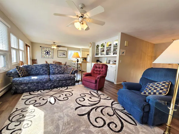 $475,000 | W5605 Island Drive, Pardeeville, WI 53954