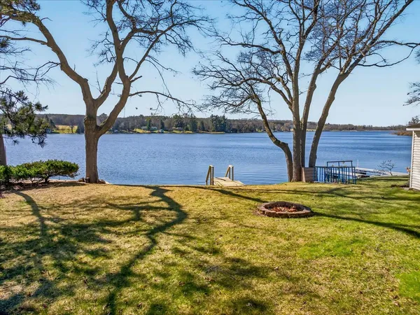 $475,000 | W5605 Island Drive, Pardeeville, WI 53954