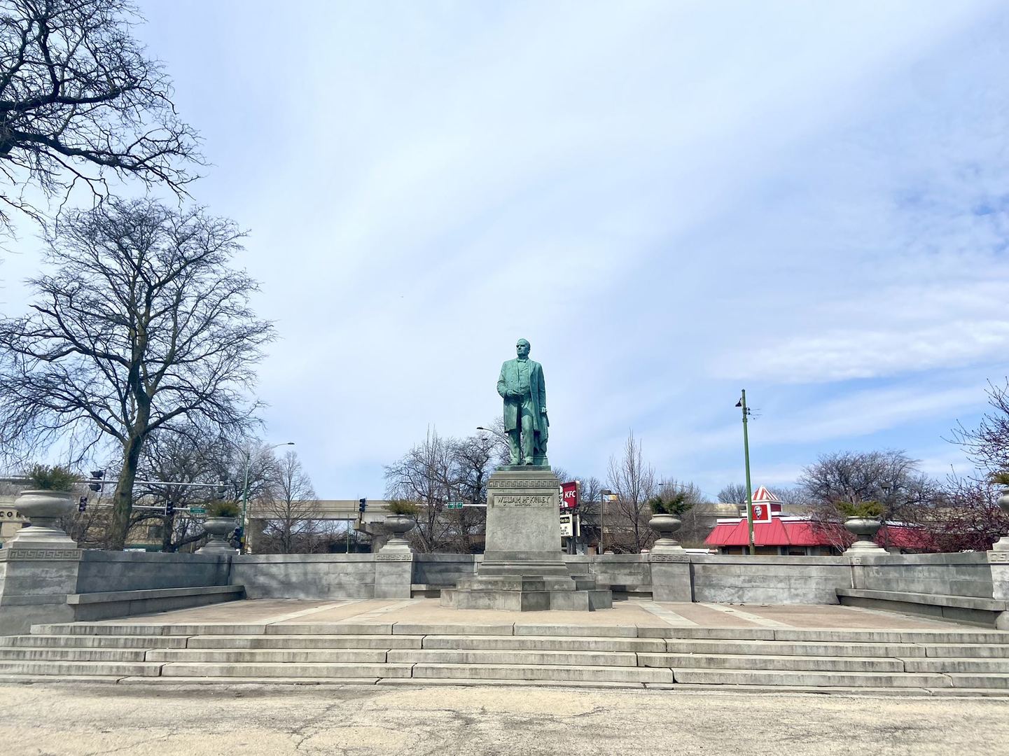 3638 South Western Avenue, Unit F Chicago, IL 60632 - Photo 32 of 36 a view of a fountain in the middle of a yard