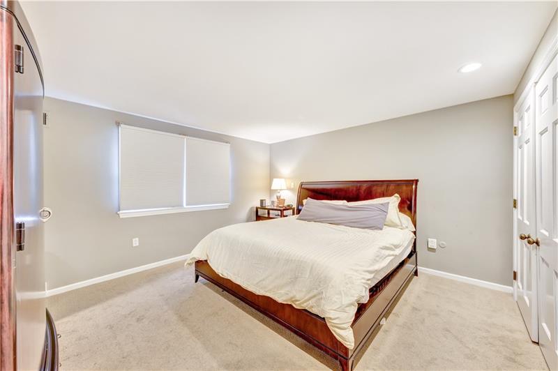 947 Field Club Road Pittsburgh, PA 15238 - Photo 16 of 25 Gallery Image 16