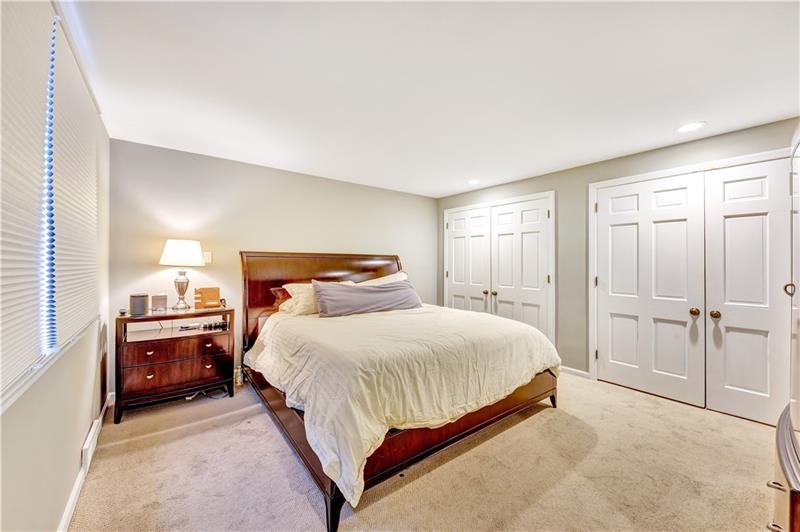 947 Field Club Road Pittsburgh, PA 15238 - Photo 17 of 25 Gallery Image 17