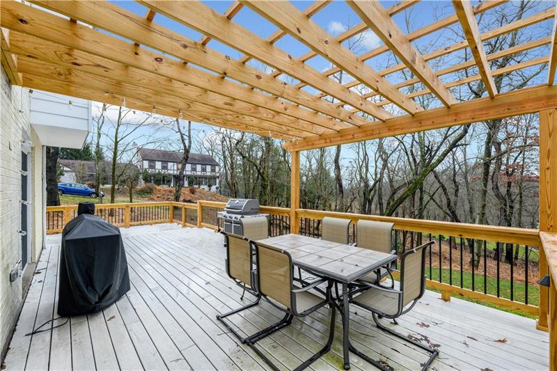 947 Field Club Road Pittsburgh, PA 15238 - Photo 4 of 25 Gallery Image 4