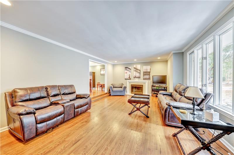 947 Field Club Road Pittsburgh, PA 15238 - Photo 7 of 25 Gallery Image 7