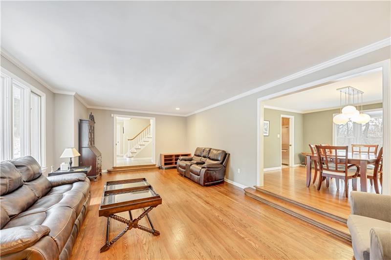 947 Field Club Road Pittsburgh, PA 15238 - Photo 8 of 25 Gallery Image 8