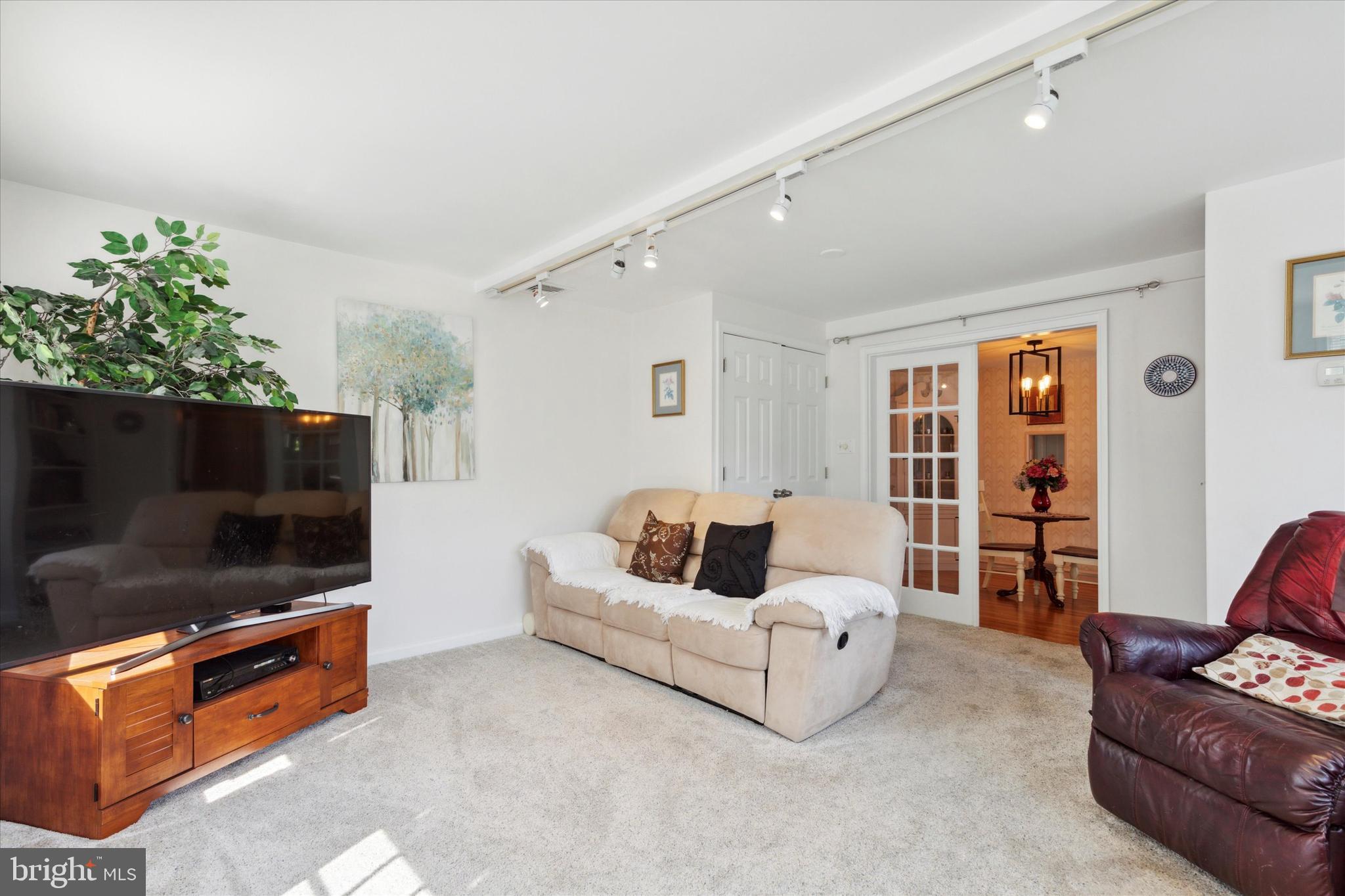 705 Sunset Road Glenside, PA 19038 - Photo 10 of 24 Gallery Image 10