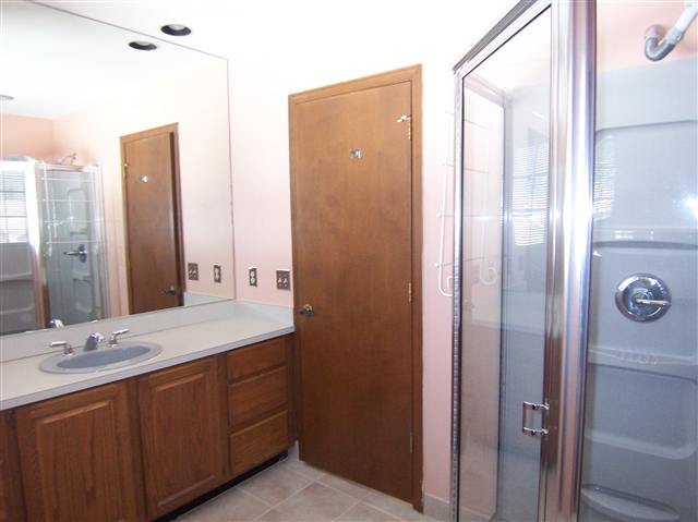 157 Meadow Ln Circle Rochester, MI 48307 - Photo 17 of 21 31038389-16.JPG