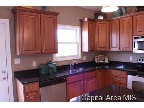 2708 Whiteside Place Springfield, IL 62711 - Photo 10 of 21 Gallery Image 10