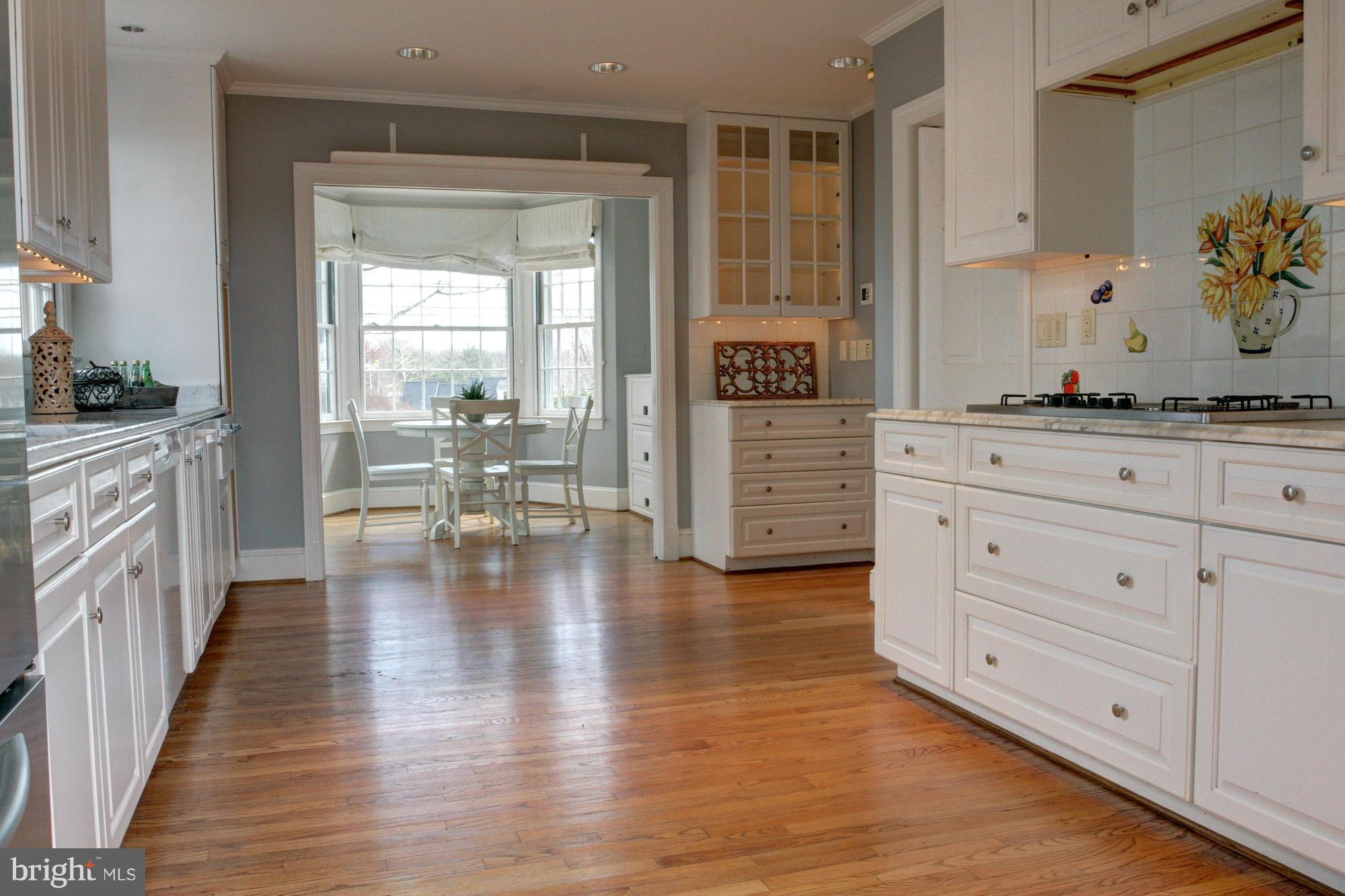 1928 Carrollton Road Annapolis, MD 21409 - Photo 7 of 30 Kitchen and breakfast nook area