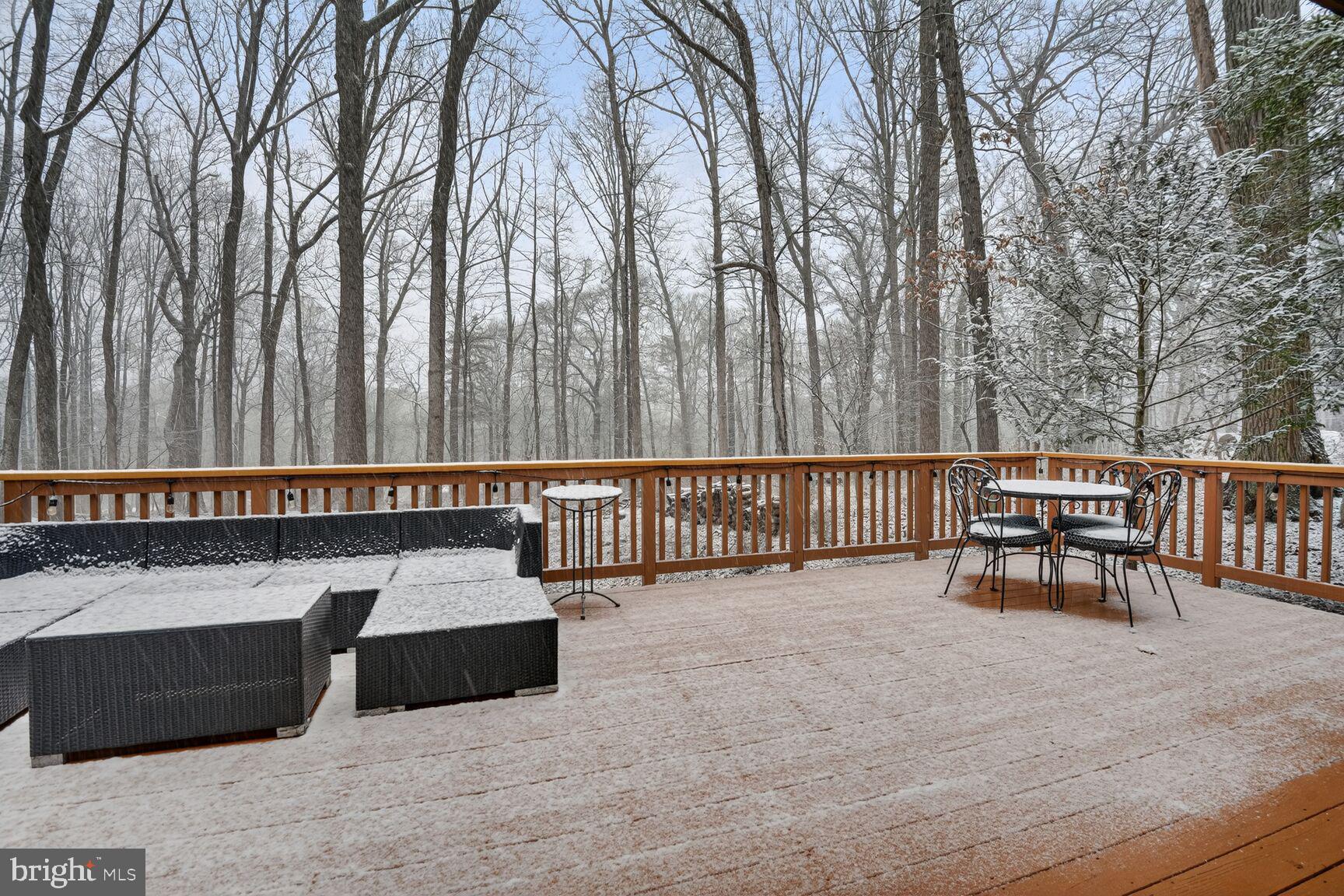 10209 Lloyd Road Potomac, MD 20854 - Photo 16 of 29