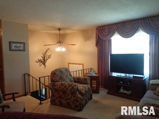 5426 Oakbrook Road Davenport, IA 52806 - Photo 3 of 24 Gallery Image 3