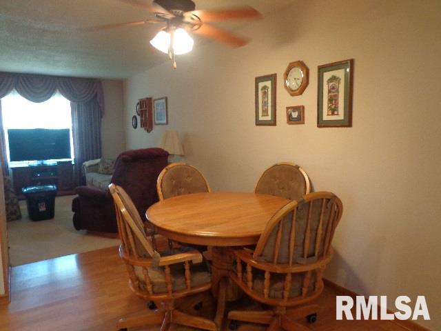 5426 Oakbrook Road Davenport, IA 52806 - Photo 8 of 24 Gallery Image 8
