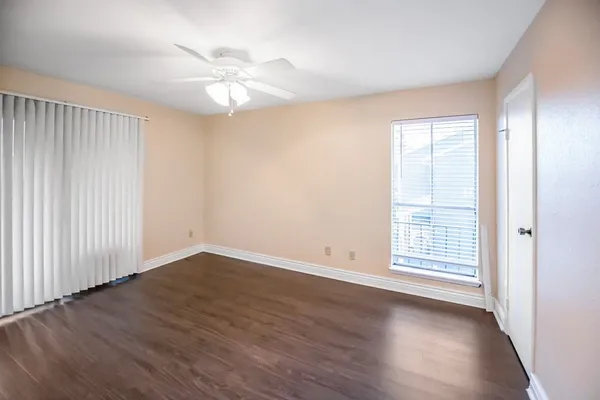 $1,400 | 18511 Egret Bay Boulevard, Unit 614, Webster, TX 77058